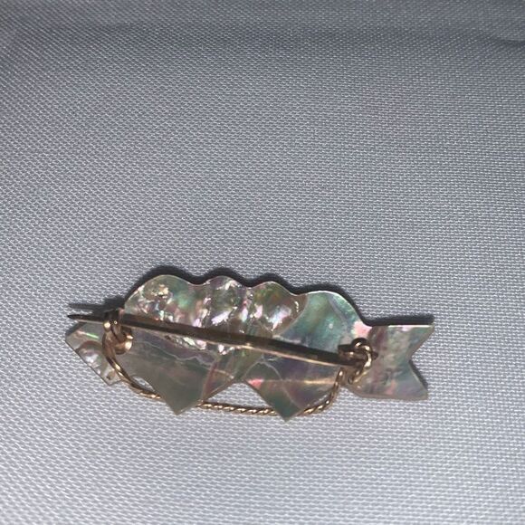 Vintage Mid Century Mother Of Pearl Gold Brooch - Picture 4 of 7